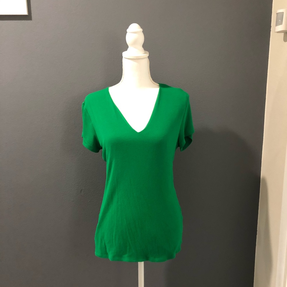 Thick ribbed VNeck shirt